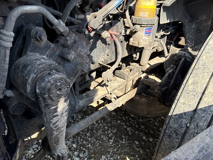 #2199-•-2020-international-a26-sleeper-cab-truck-tractor-image-45