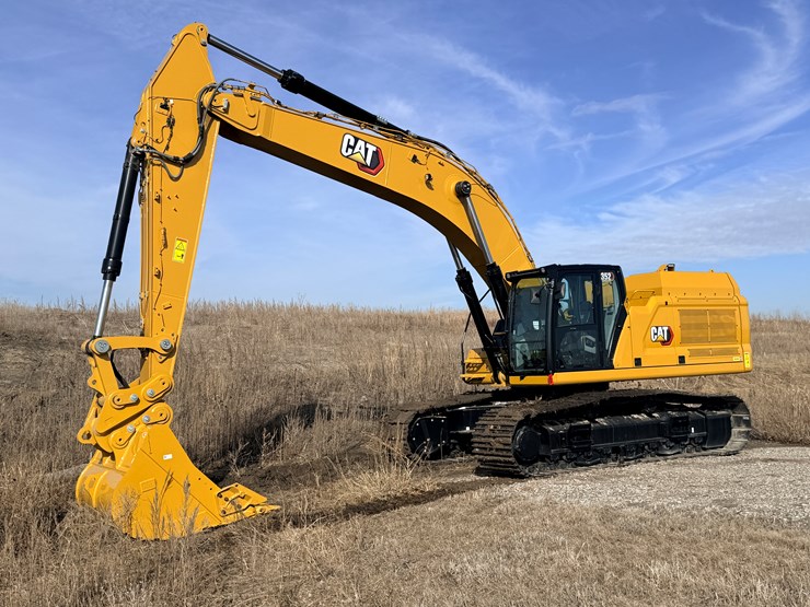#1968-•-caterpillar-excavator-image-4