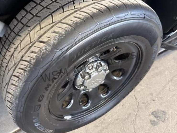 2013-chevrolet-tahoe-image-10