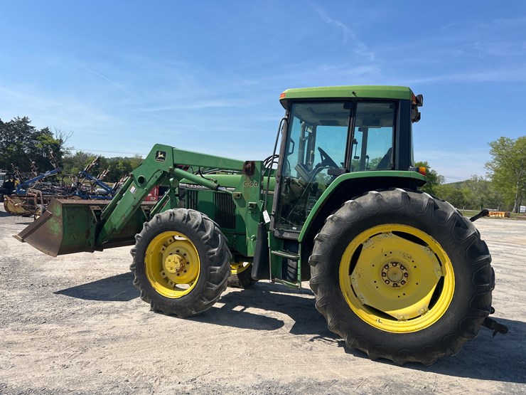 john-deere-6400-image-2