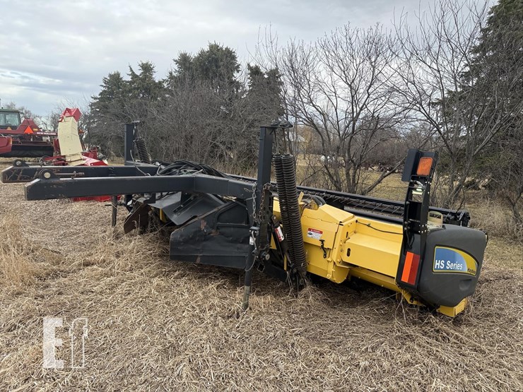 new-holland-tv140-image-53