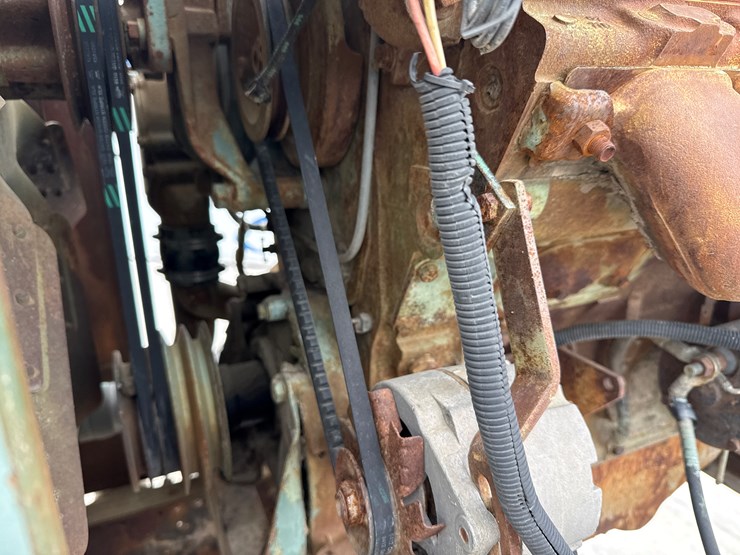 massey-ferguson-8-image-17