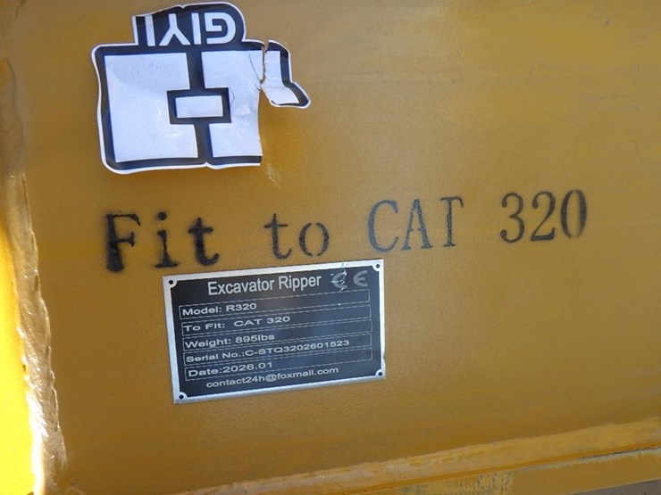 caterpillar-320-image-5