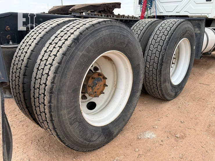 2016-international-durastar-4400-image-28