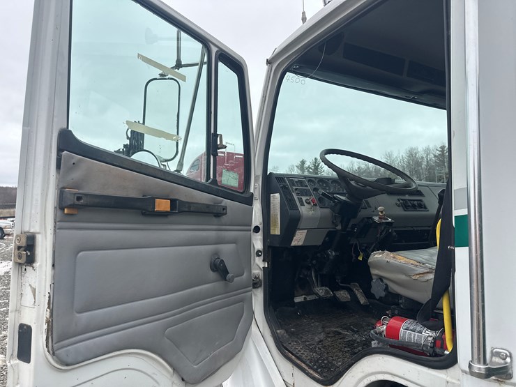 1998-massey-ferguson-8-image-40