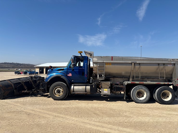 2006-international-7600-image-2