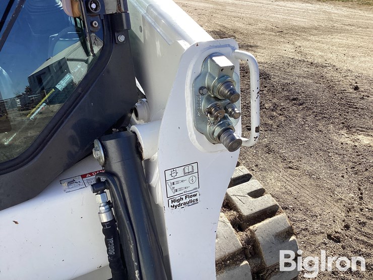 2022-bobcat-t770-image-15