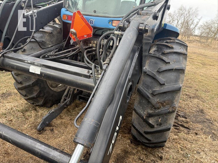 new-holland-tv140-image-16