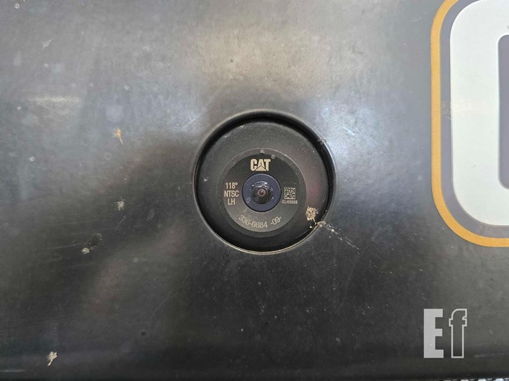 2021-caterpillar-242d3-image-23