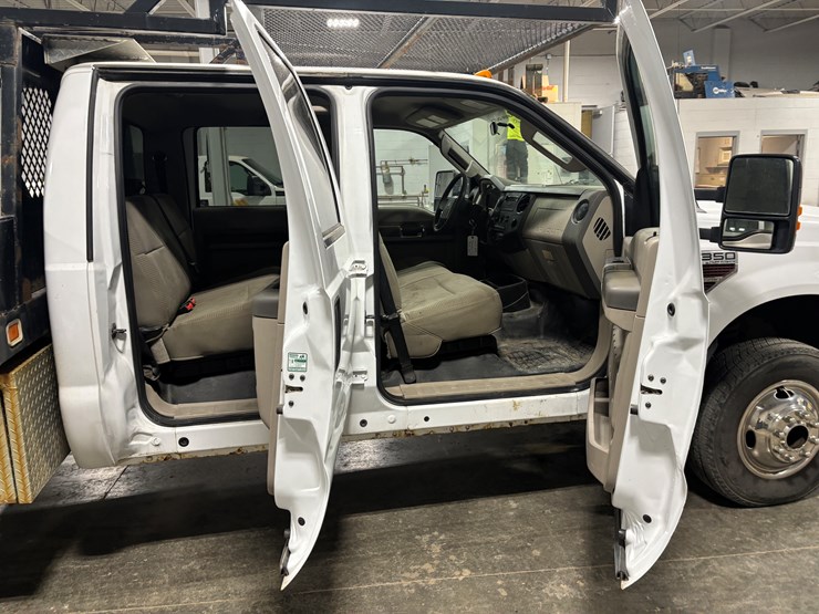 2009-ford-f350-image-48