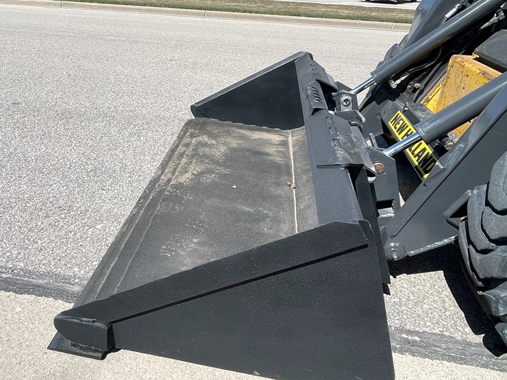 2006-new-holland-l170-image-19