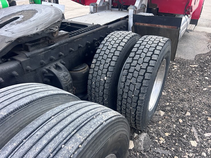 1998-peterbilt-379-image-29