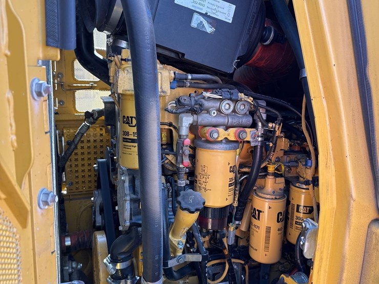 2008-caterpillar-953d-image-27