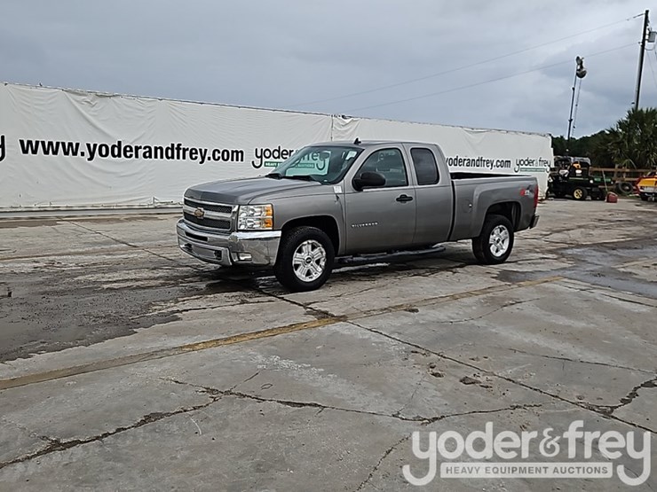 2013-chevrolet-silverado-1500-image-2