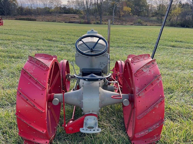 1921-fordson-tractor-image-4