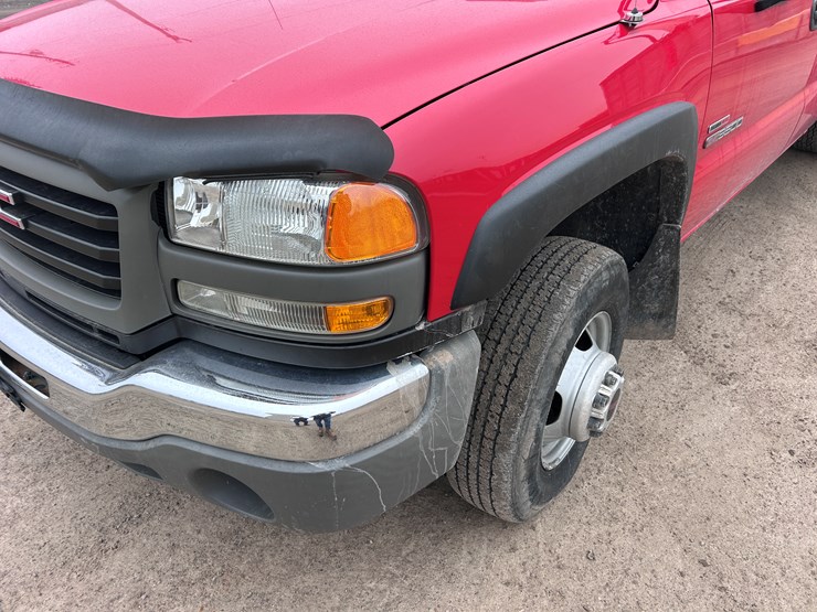 2003-gmc-3500-image-9