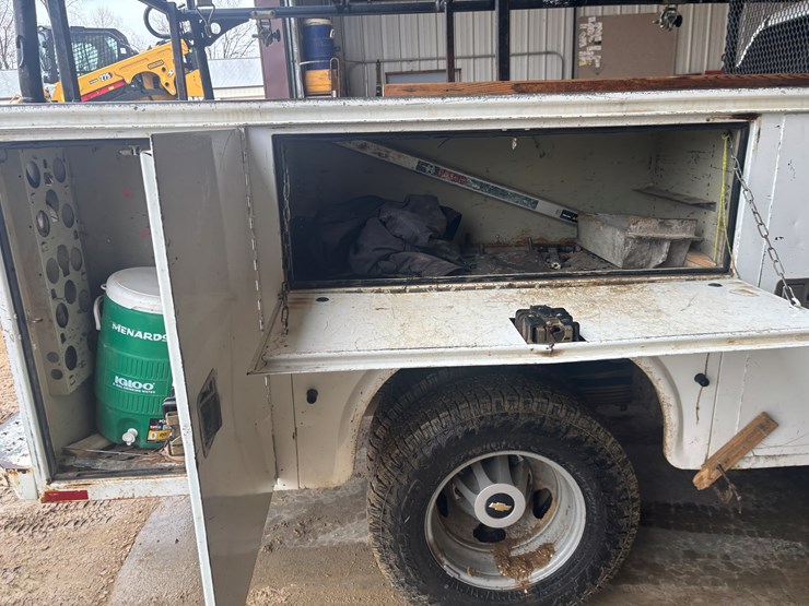 2013-chevrolet-3500-image-56