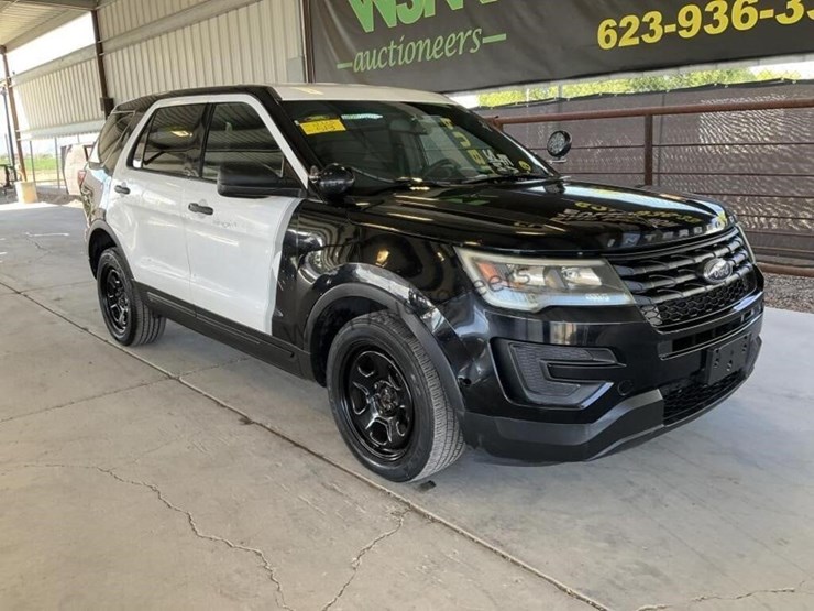 2017-ford-explorer-suv-image-2