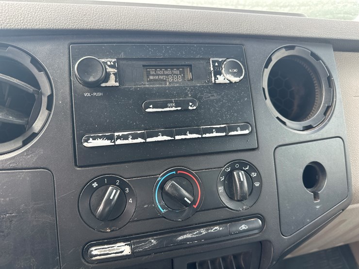 2010-ford-f350-image-37