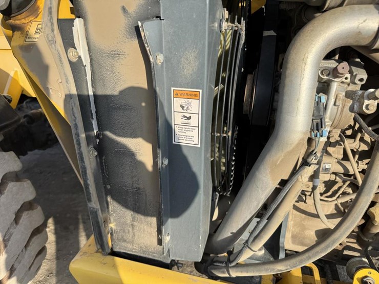 2013-gehl-dl11-image-46