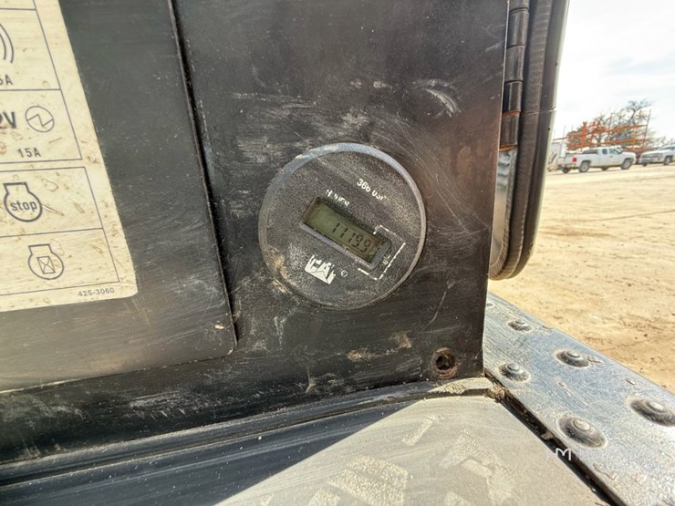 2014-caterpillar-305.5e-image-7