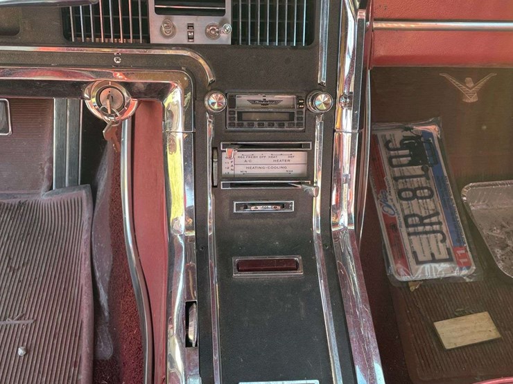 1965-ford-thunderbird-image-63