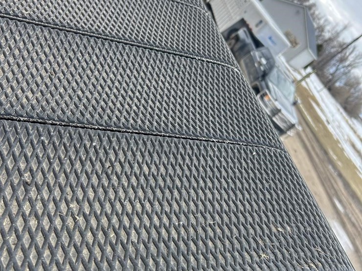 2011-john-deere-568-image-65