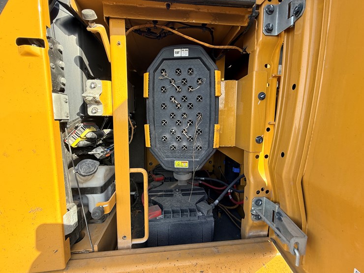 caterpillar-340-image-42