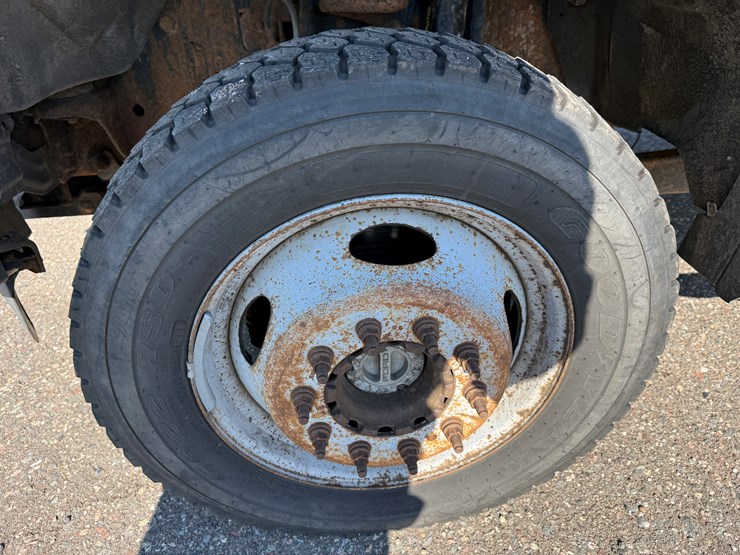 2014-ford-f550-xl-image-54