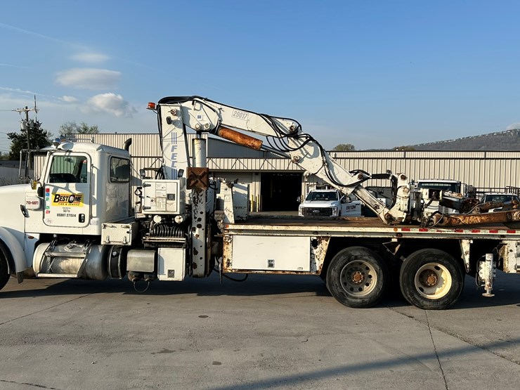 peterbilt-365-image-2