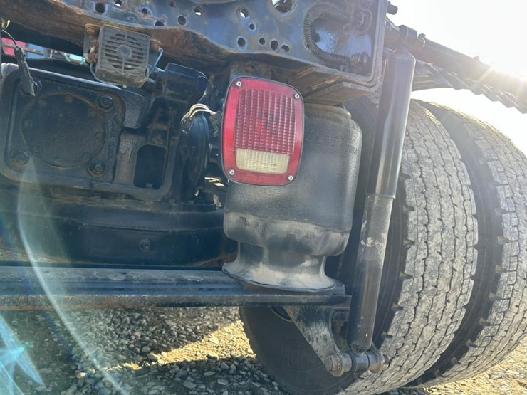 2003-massey-ferguson-8-image-20