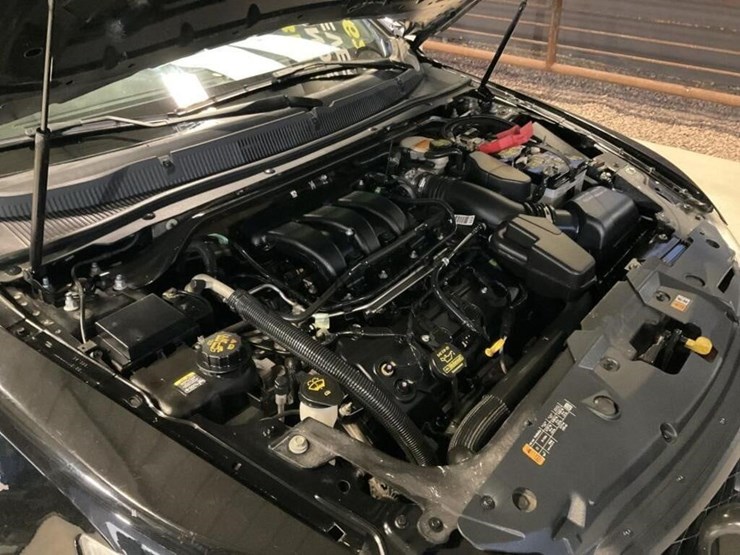 2013-ford-taurus-sdn-image-11