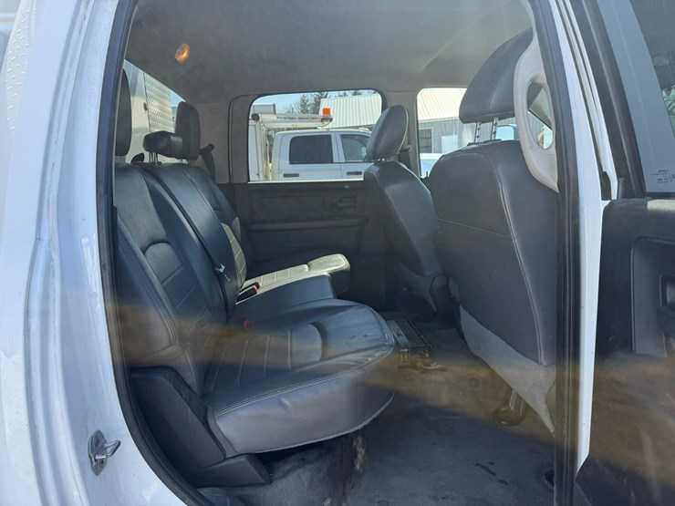 #1063-•-2014-ram-5500-heavy-duty-service-truck-image-19