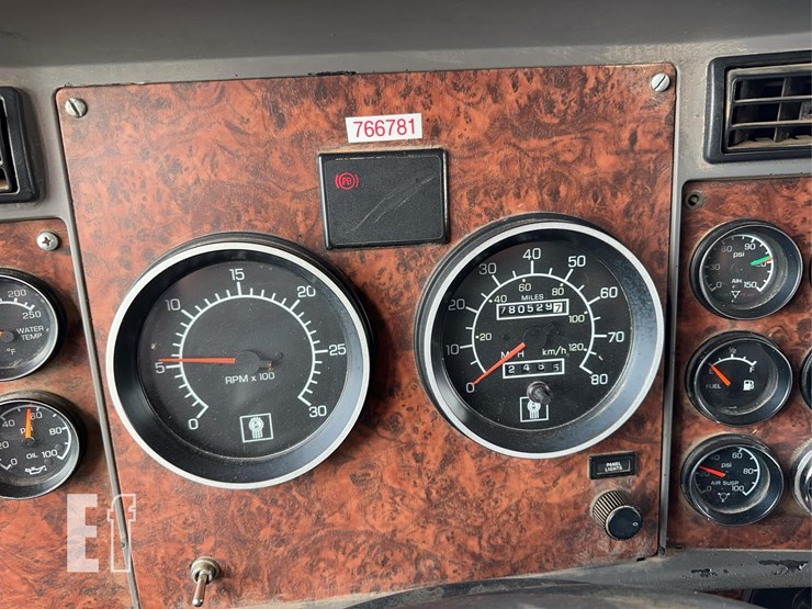 2005-kenworth-t800-image-63