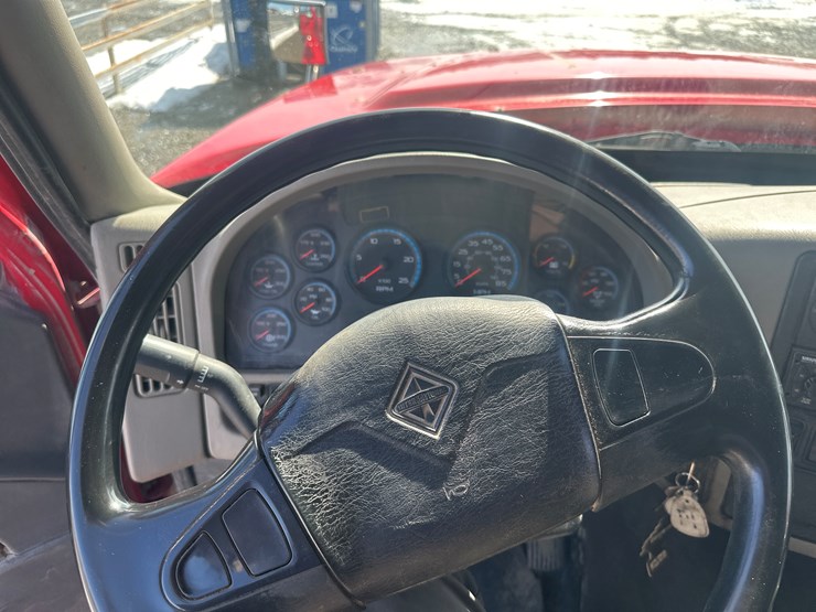 2012-international-7600-image-36