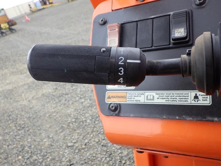 2018-jlg-8042-image-32