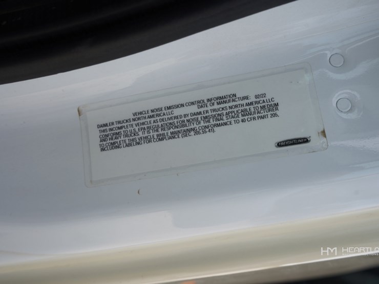 2023-freightliner-m2-106-image-7