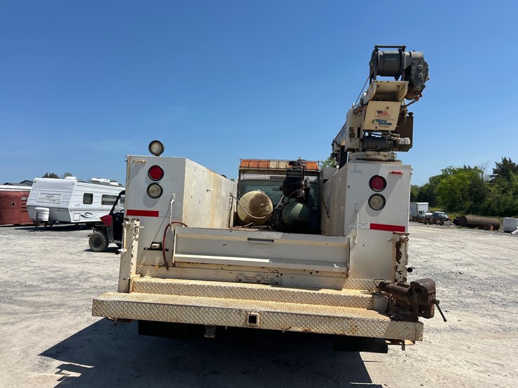 2002-ford-f550-image-3