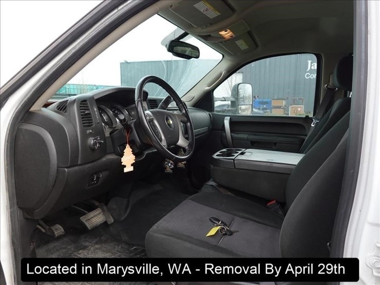 2011-chevrolet-3500-image-10