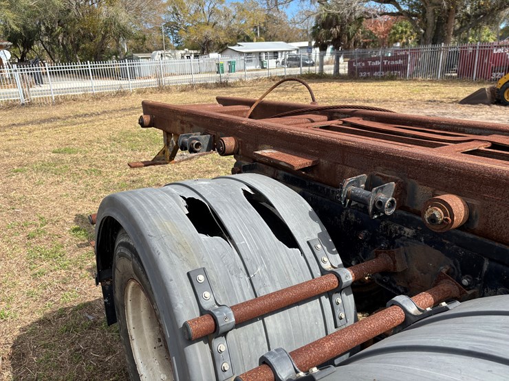 1999-mack-rd600-image-44