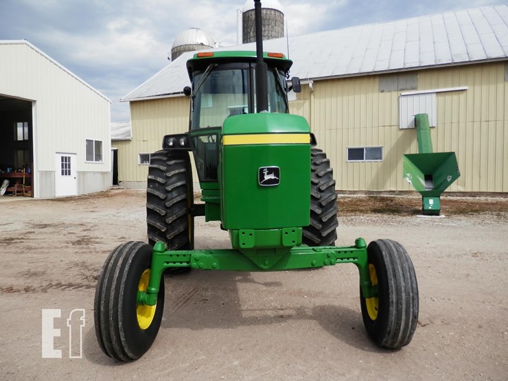 john-deere-4240-image-4