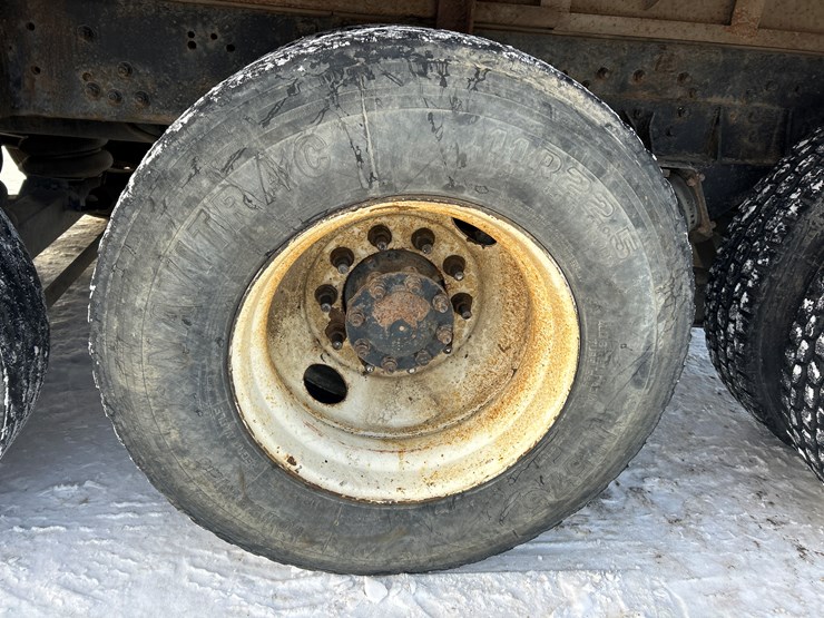 2005-international-7600-image-89