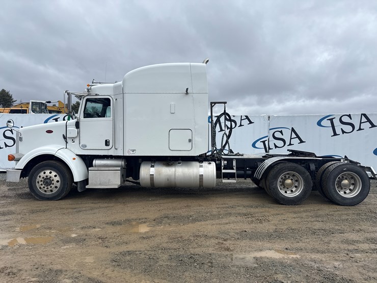 2013-peterbilt-365-image-2