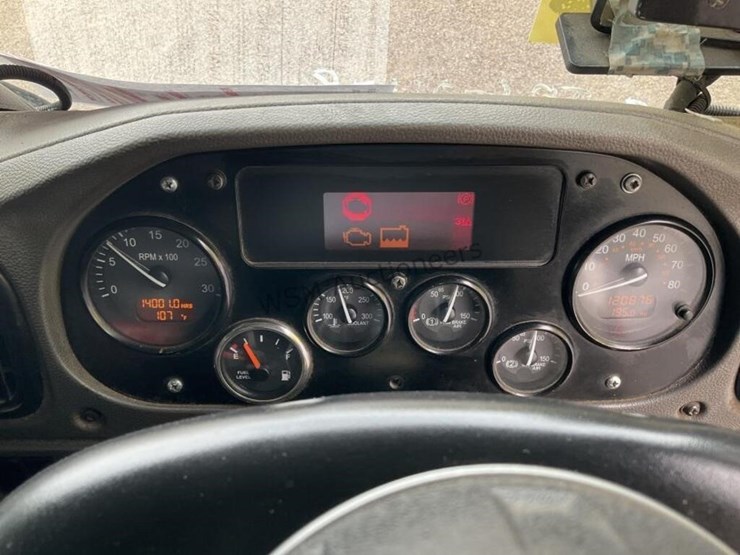 2018-peterbilt-520-image-23