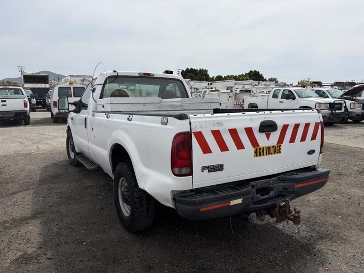 2004-ford-f350-image-4