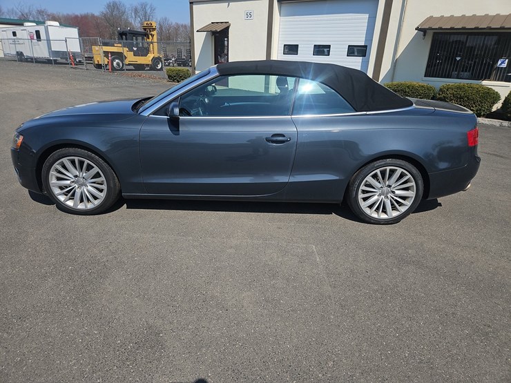 2011-audi-a5-quattro-2-door-convertible-image-8