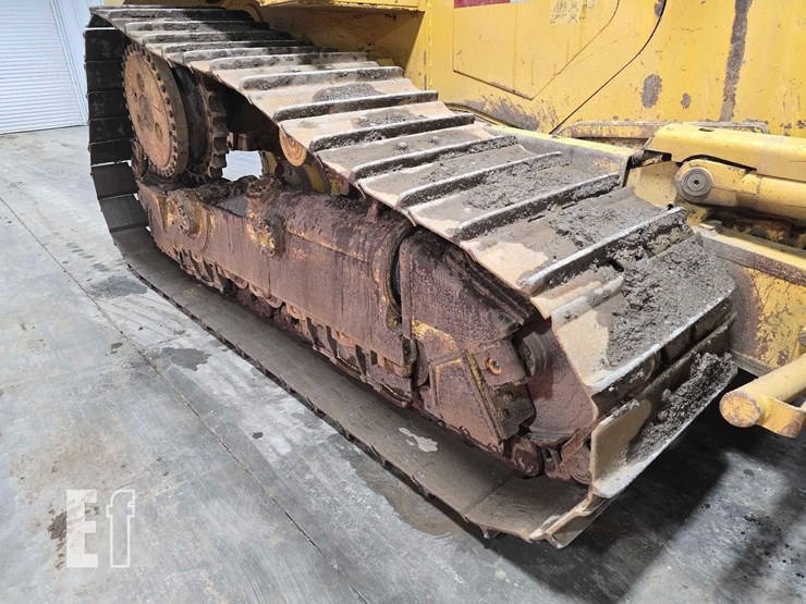 2011-caterpillar-d6t-xw-image-40