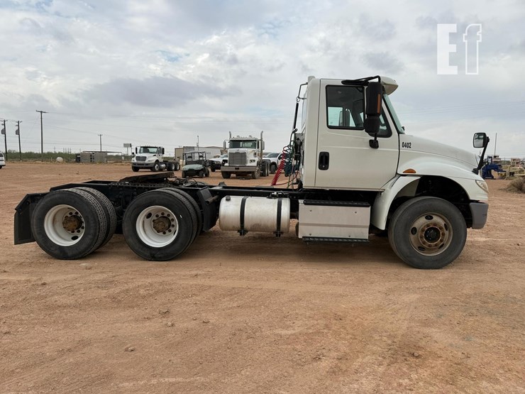 2016-international-durastar-4400-image-6