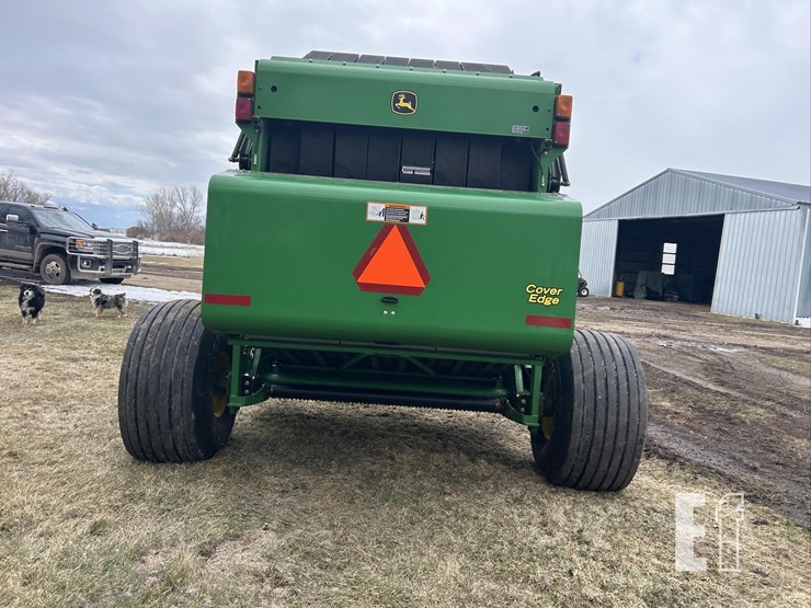 2011-john-deere-568-image-12