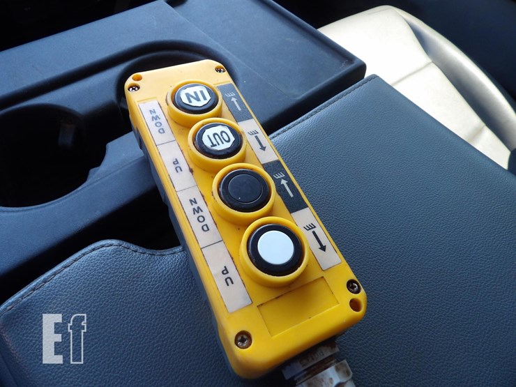 2023-ford-f350-image-23